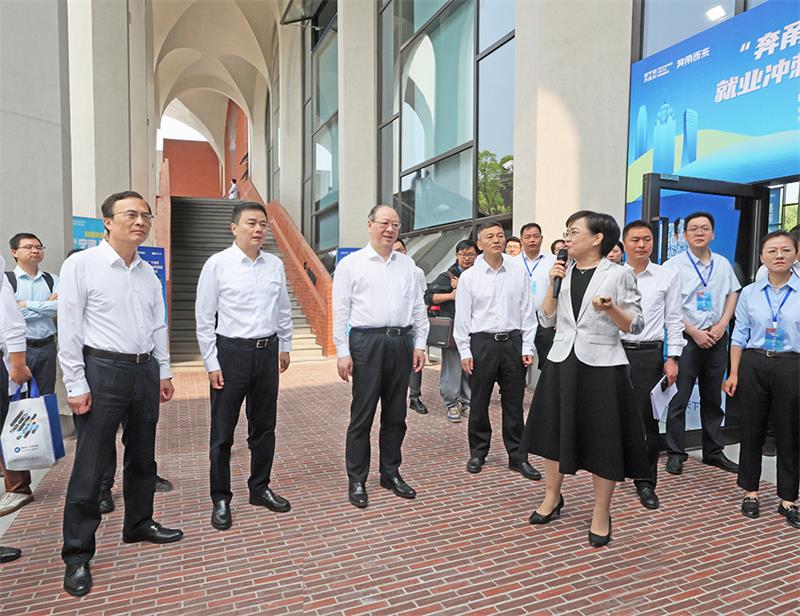 人才企业新秀兰洋科技亮相2025宁波人才日,诠释政企“双向奔赴”