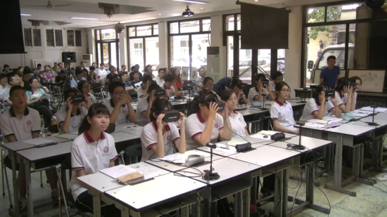 VR技术真正走进高中课堂